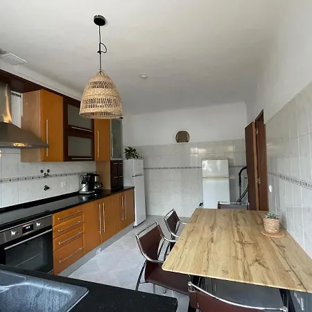 Large 2 Bedroom ラゴス