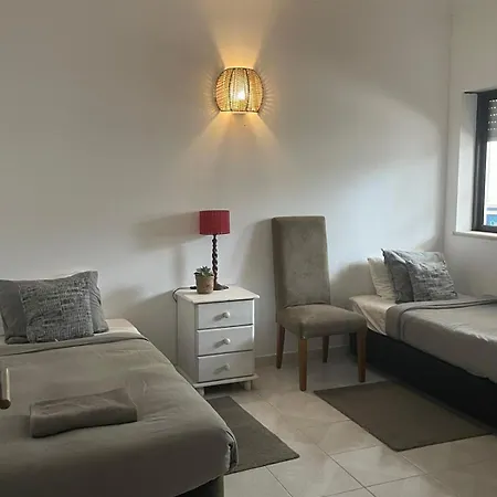 Large 2 Bedroom アパート *