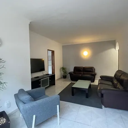 아파트 Large 2 Bedroom 라고스